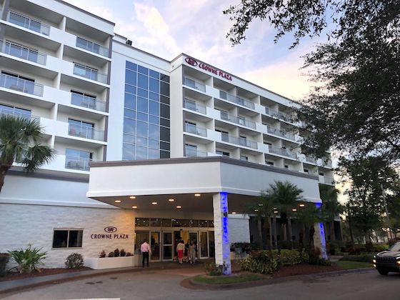 Crowne Plaza Orlando-Lake Buena Vista.
