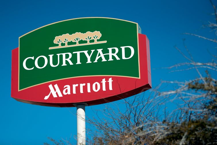 A Courtyard by Marriott sign.