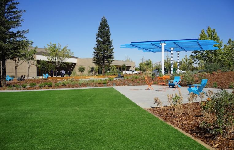 630 Roseville's Amenity Area.