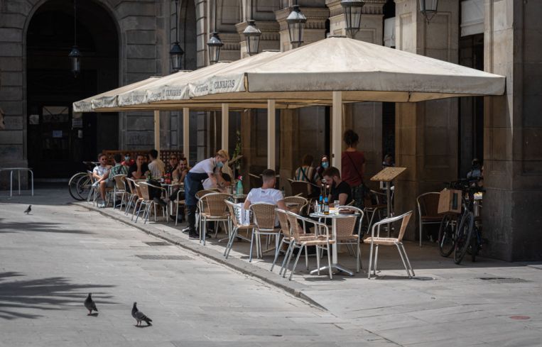 outdoor bar barcelona after shutdown