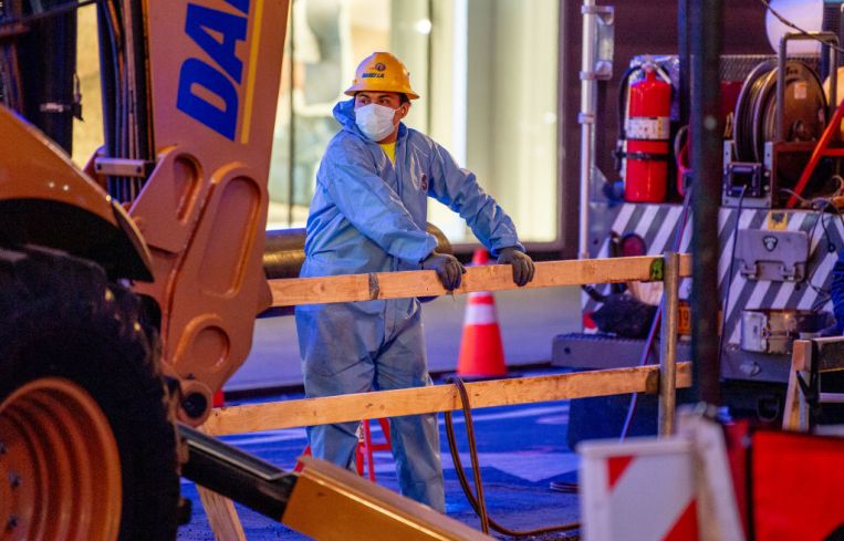Construction worker with mask in NYC.