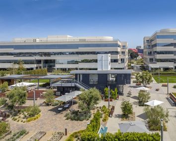 Intersect includes four buildings with more than 452,000 square feet of modern office space.