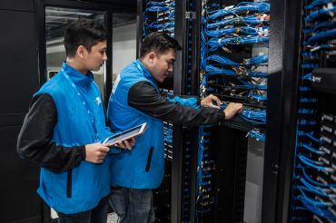 Colony Capital will invest $1.2 billion in Vantage Data Centers and 12 data centers in the United States and Canada.