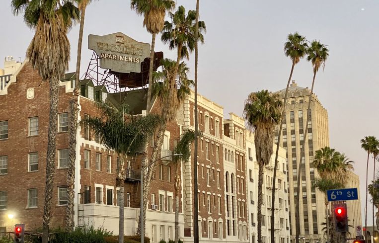 Versailles Apartments Multifamily Rentals in Los Angeles