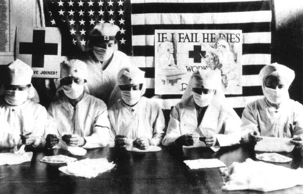 Red Cross volunteers fighting against the spanish flu epidemy in United States in 1918