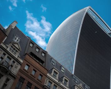 The so-called Walkie Talkie Tower at 20 Fenchurch Street in London was derided early on for the scorching glares that its glass produced.