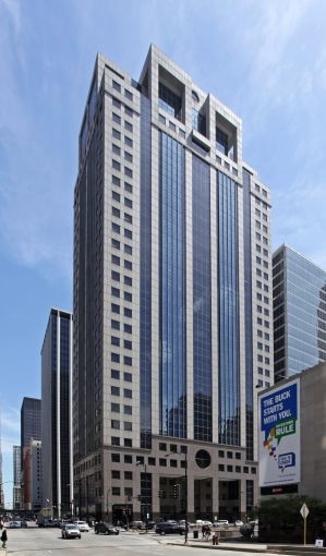 The 30-story office tower at 123 North Wacker Drive in Chicago.