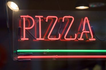 Joe's Pizza is looking at places in Miami.