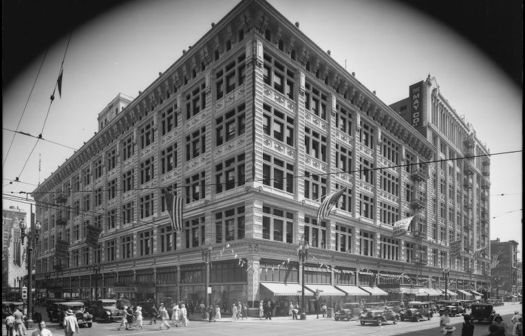 Photograph of exterior of building, 801 South Broadway, Los Angeles, California, 1931.