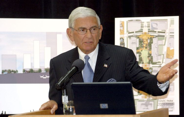 Eli Broad — as Grand Avenue Committee Chairman — announces the $1.8 Billion master plan for the Downtown Development Project in May 2005 at the Walt Disney Concert Hall.
