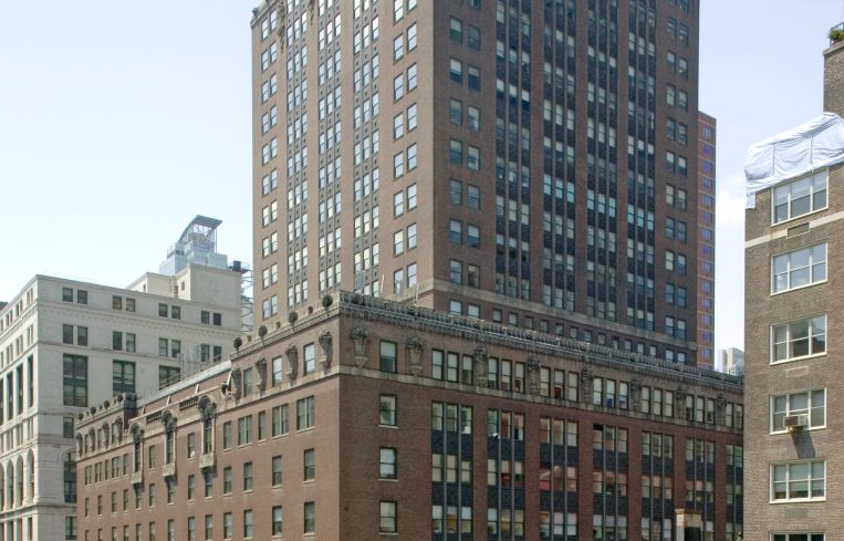 200 Madison Avenue.