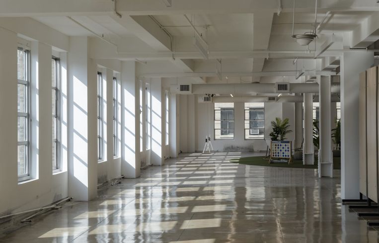 The marketing floor of 295 Fifth Avenue.