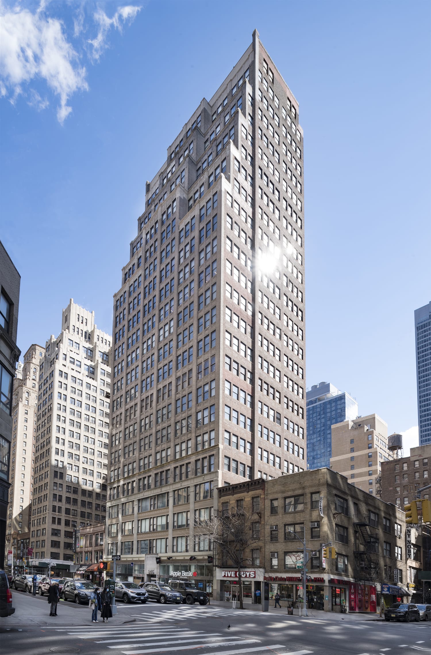 Igal Namdar, Empire Capital Holdings Acquiring 345 Seventh Avenue for ...