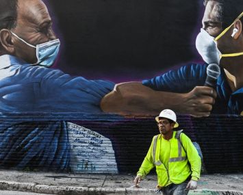 A mural of Moishe Mana and Mayor Suarez in Wynwood.