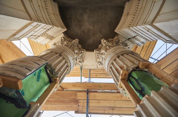 A look at the restoration of the sculptural columns that jut out onto the "prow" of the building on the 29th floor. 