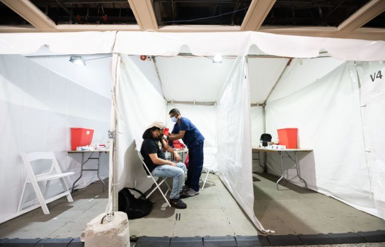 New Yorker get vaccinated