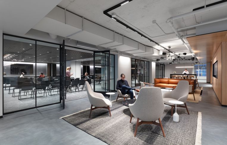 The conference center can be divided in three by a retractable wall.