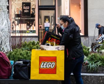 Shoppers Hit Stores On Black Friday Amid Worsening Pandemic