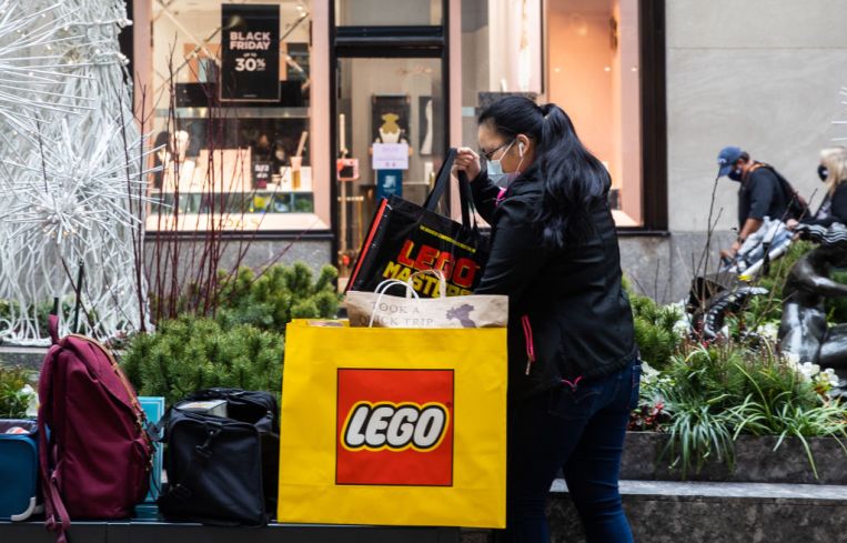 Shoppers Hit Stores On Black Friday Amid Worsening Pandemic