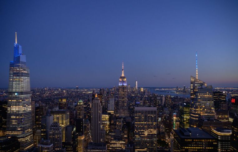 Manhattan's skyline at night