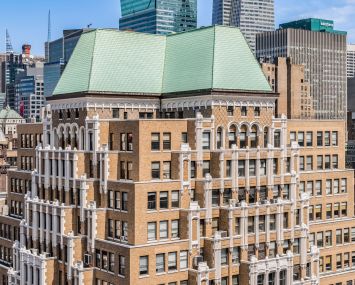 The tiered, tan rooftop of 520 8th Avenue.