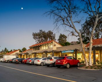 Gateway Center spans 7.35 acres at 23972-24042 Alicia Parkway.