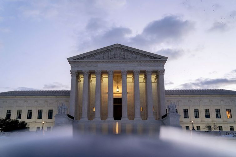 Supreme Court Blocks Federal Vaccine Mandate for Private Employers –  Commercial Observer