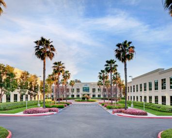 Pacific Vista consists of five two-story office buildings on nearly 25 acres at 25500-25550 Commercentre Drive in the city of Lake Forest.