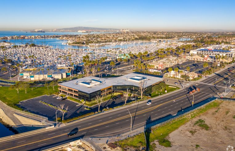 Congressional Place is located on a 2.53-acre parcel on the border of Seal Beach.