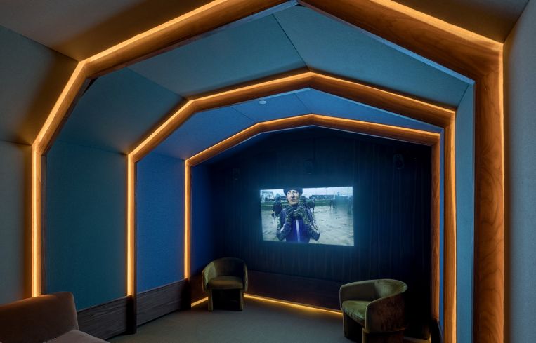 LED accent lighting in the suites can be dimmed or brightened to ensure film editors and colorists could see their work well.