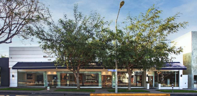 The single-story building at 8833 Beverly Boulevard is fully leased to Luxury Living, a high-end furnishing outlet.