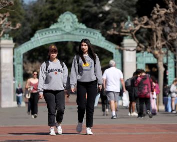 Students walk through Sproul Plaza on the UC Berkeley campus in March 2022.