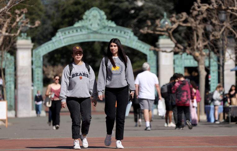 Students walk through Sproul Plaza on the UC Berkeley campus in March 2022.