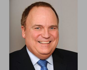Warren Estis, a founding partner at Rosenberg & Estis.