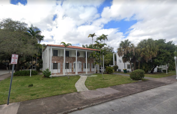 33 Alhambra.