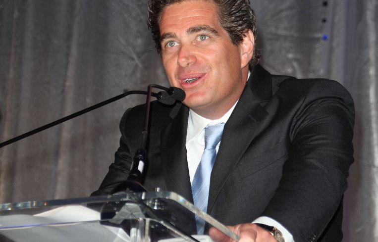 Jeffrey Soffer speaks at the Russell Simmons Rush Philanthropic Arts Foundation Art For Life