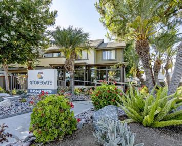 At 6506 Doolittle Avenue, Stonegate features one- and two-bedroom floorplans with an average unit size of 800 square feet.