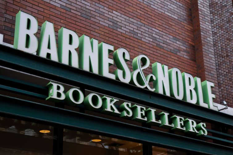 Barnes & Noble sign