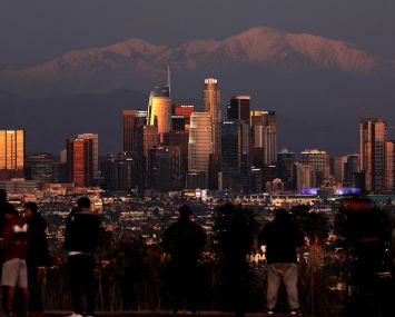 Downtown Los Angeles skyline from Kenneth Hahn State Recreatin Area in Baldwin Hills.
