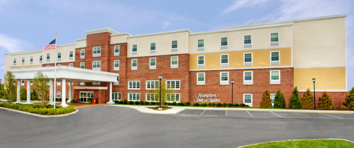 The Hampton Inn in Yonkers was one of the real estate owned lodging properties to experience a CMBS distressed workout in December. 