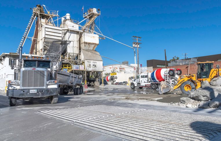 CEMEX HOLLYWOOD CONCRETE PLANT ON LA BREA AVENUE
