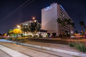 Maxim Capital, Beach Point Lend $55M on Three Phoenix Airport Hotels Crowne Plaza 4 25 BDB6921 1 Maxim Capital, Beach Point Lend $55M on Three Phoenix Airport Hotels