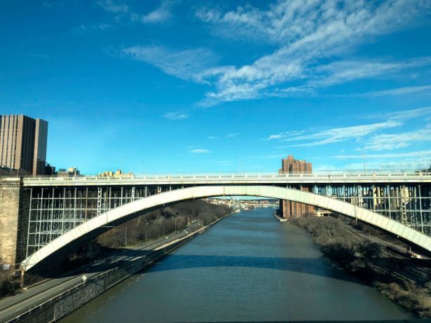 The Harlem River may soon finally have a pedestrian and bike greenway, like the west side of Manhattan.