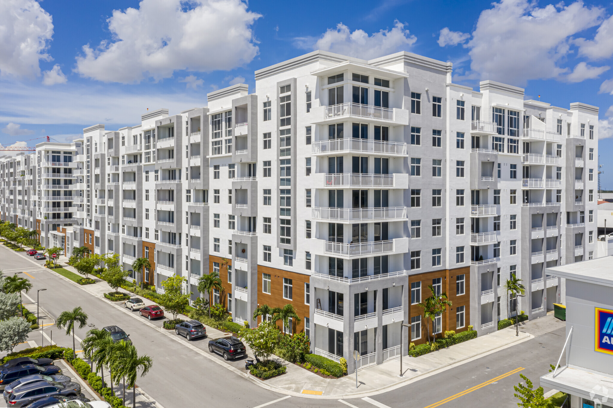 AMAC Buys Miami Beach Retail Building For $33M