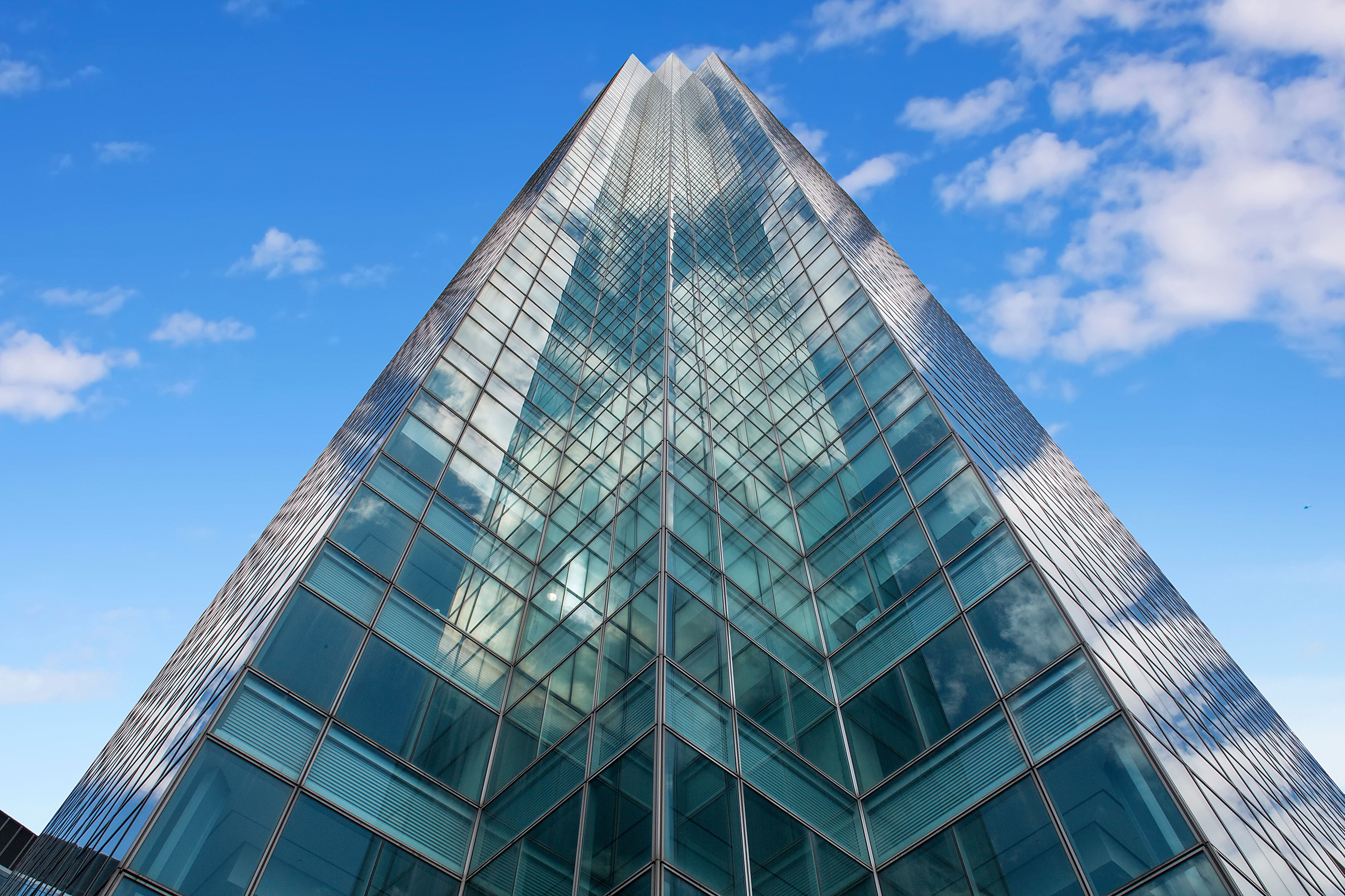 Queens' One Court Square Serves as Example to Other Older Office Towers – Commercial Observer - Vimarsana News