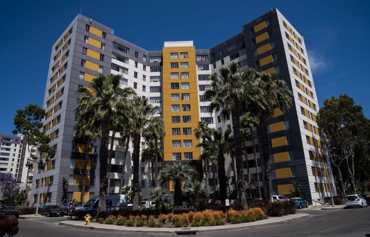 One of the towers of the Park La Brea complex.