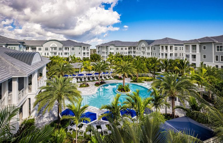 Manor Lantana Apartments complex