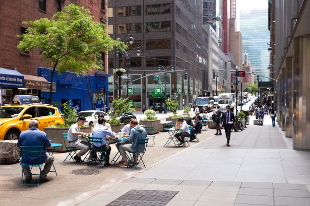 010A4693 ok How New York Citys BIDs Work to Keep Neighborhood Streets Clean, Safe and Fun