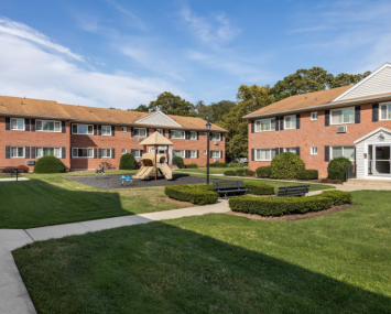 Mid-Island Apartments in Bay Shore, N.Y. on Long Island. 