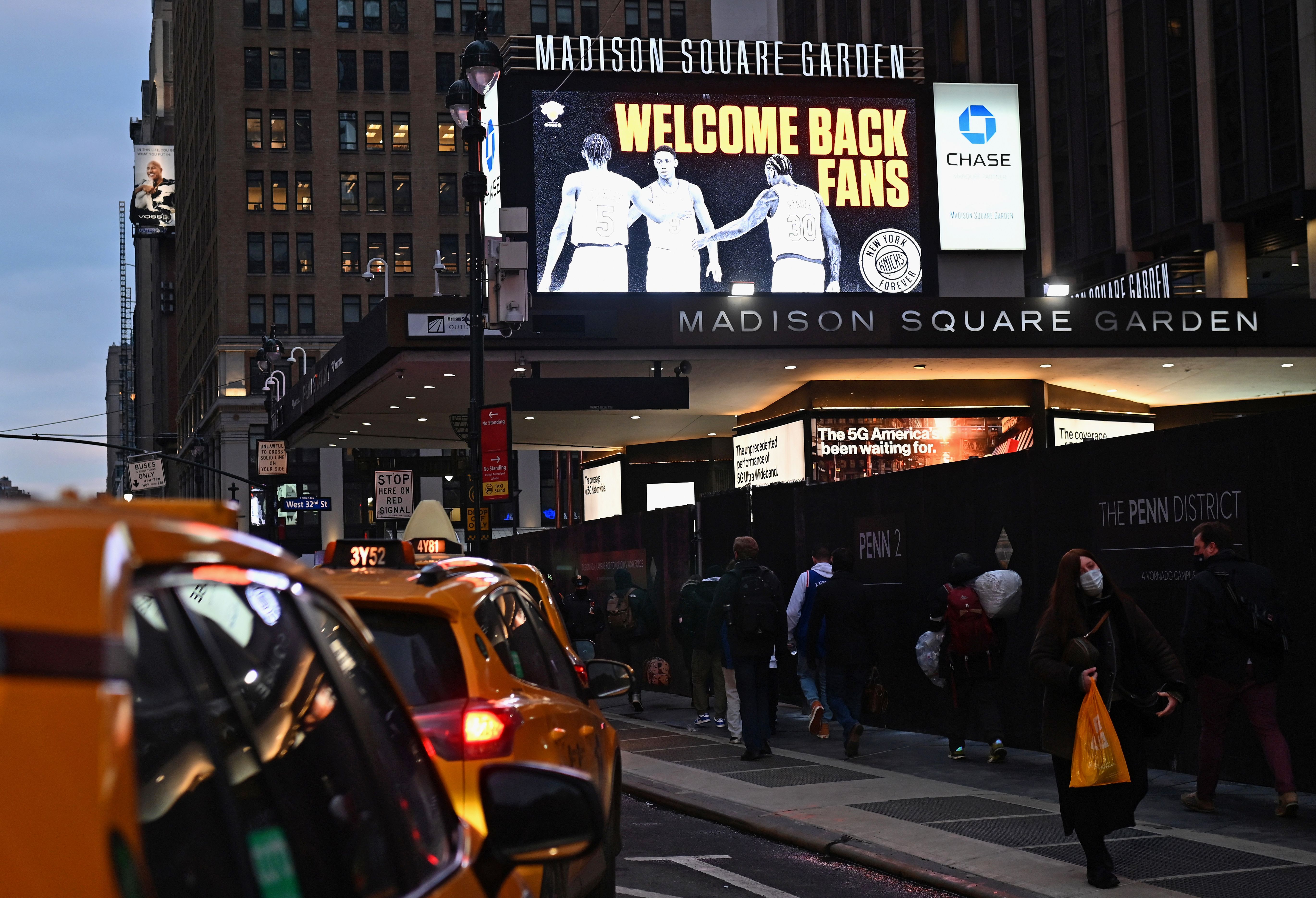 Madison Square Garden Given Shortest Ever Permit by Council Committees -  The New York Times